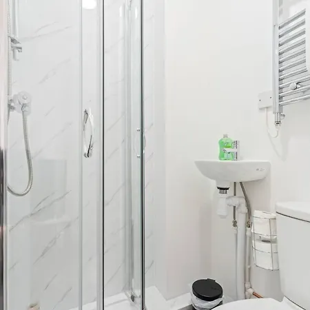 Penzion #3 - Location - Private Ensuite, Smart Tv, Fast Wifi By Yoko