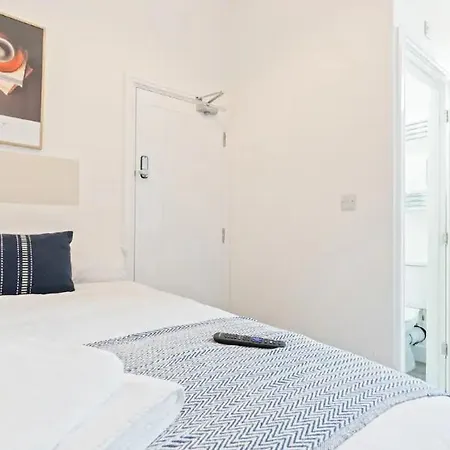 #3 - Location - Private Ensuite, Smart Tv, Fast Wifi By Yoko Penzion Redcar